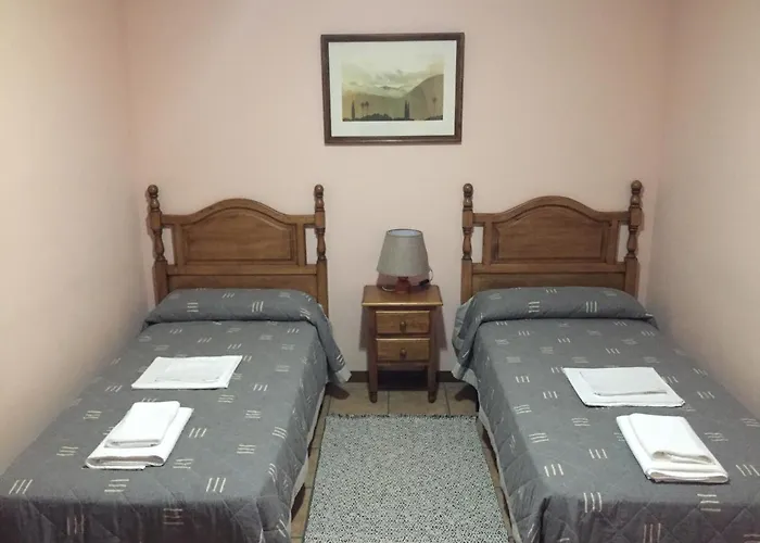 Turisticos San Juan De La Pena * Санта-Крус-де-ла-Серос